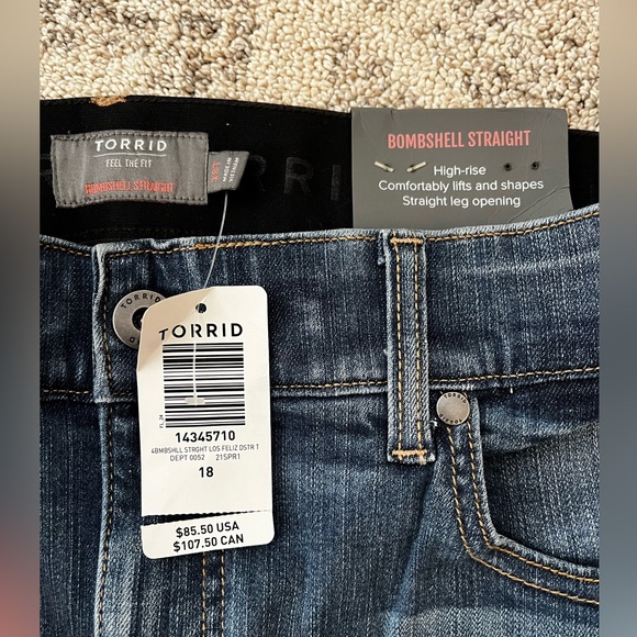 NWT Torrid “Feel the Fit” Bombshell Straight Jeans - Picture 2 of 9